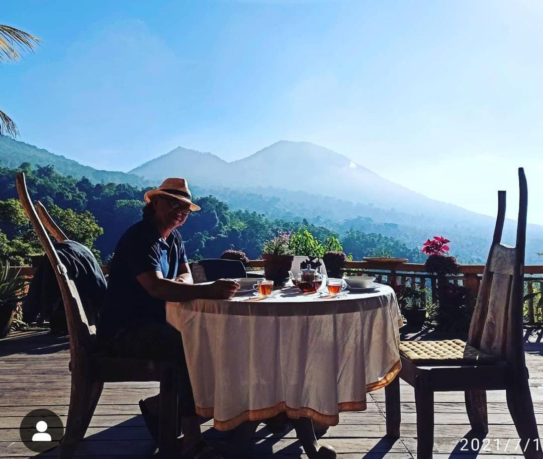 Dwan Tea Mountain Side Bed & Breakfast Jatiluwih Exterior photo